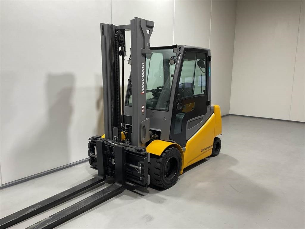 Jungheinrich EFG 550 - Електрокар: снимка 4 Jungheinrich EFG 550 - Електрокар: снимка 4