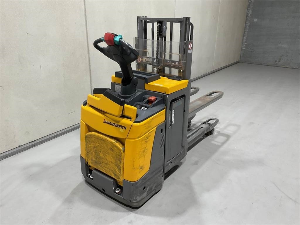 Jungheinrich ERD 220 - Стакер: снимка 2 Jungheinrich ERD 220 - Стакер: снимка 2