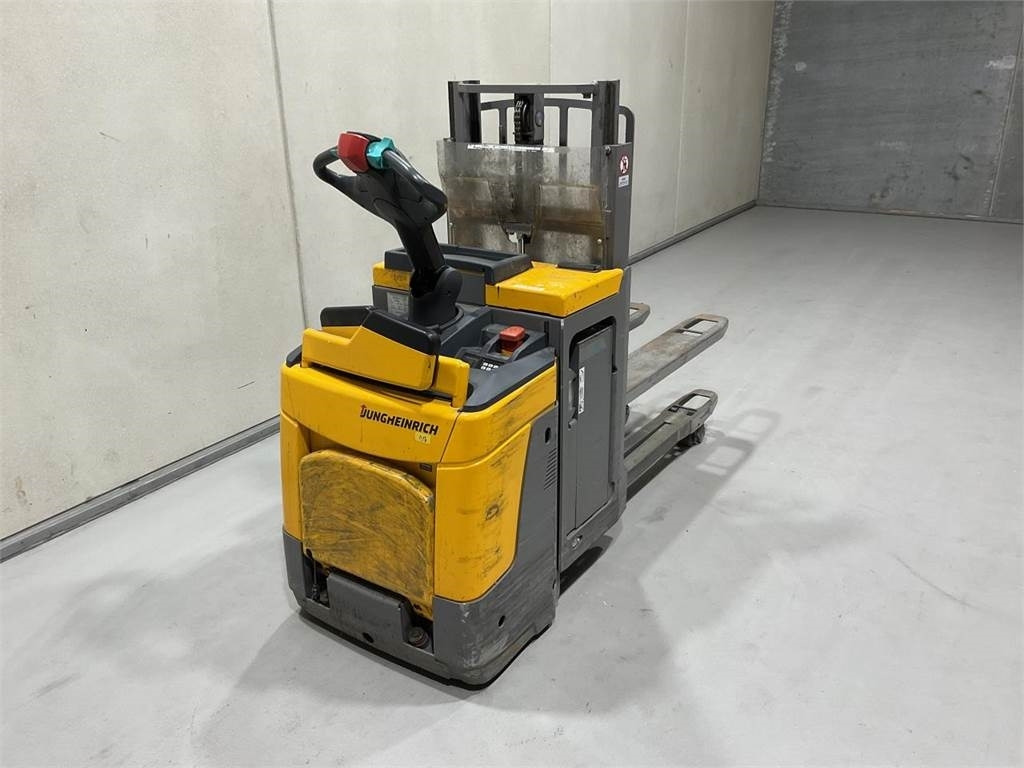 Jungheinrich ERD 220 - Стакер: снимка 2 Jungheinrich ERD 220 - Стакер: снимка 2