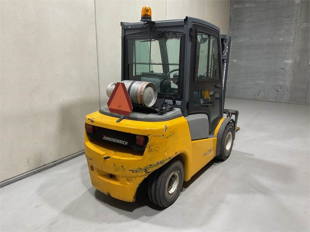 Jungheinrich TFG 430 - Газокар: снимка 2 Jungheinrich TFG 430 - Газокар: снимка 2