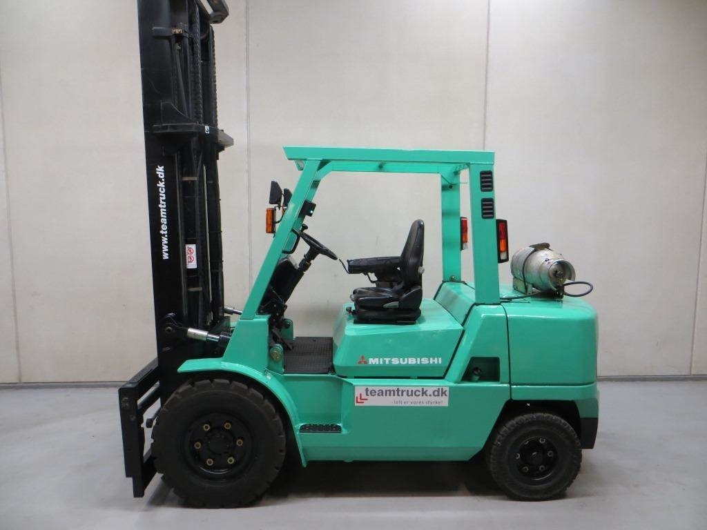 Mitsubishi FG45K2 - Газокар: снимка 2 Mitsubishi FG45K2 - Газокар: снимка 2