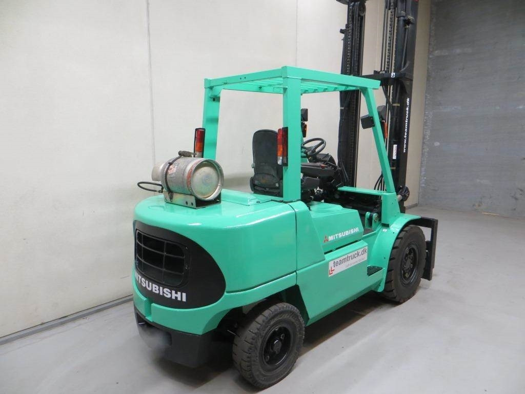 Mitsubishi FG45K2 - Газокар: снимка 4 Mitsubishi FG45K2 - Газокар: снимка 4