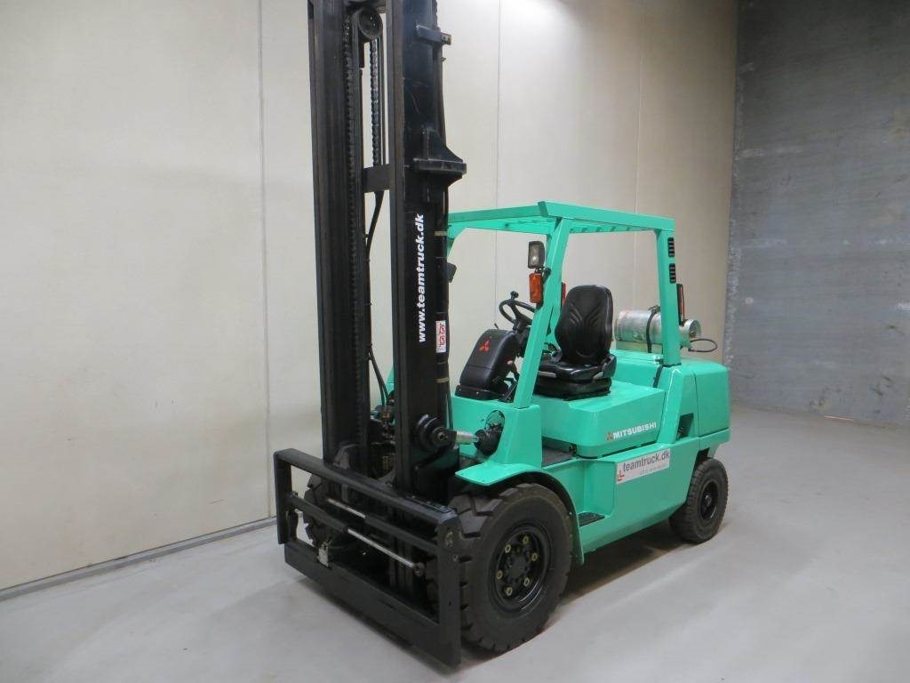 Mitsubishi FG45K2 - Газокар: снимка 3 Mitsubishi FG45K2 - Газокар: снимка 3