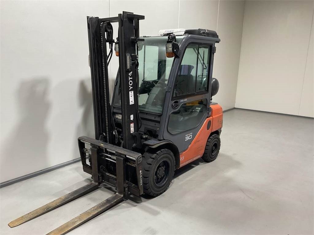 Toyota 02-8FGF30 - Газокар: снимка 4 Toyota 02-8FGF30 - Газокар: снимка 4