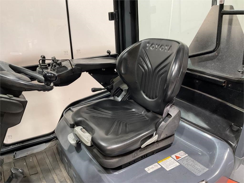 Toyota 40-8FD40N - Дизелов мотокар: снимка 5 Toyota 40-8FD40N - Дизелов мотокар: снимка 5