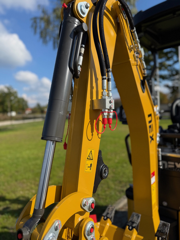 NEX N12 Full - Мини багер: снимка 5 NEX N12 Full - Мини багер: снимка 5