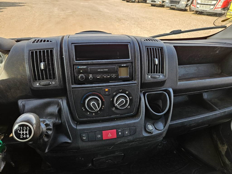 Малък ван Citroën Jumper 30 2,2 HDi 130 Box: снимка 9 Малък ван Citroën Jumper 30 2,2 HDi 130 Box: снимка 9