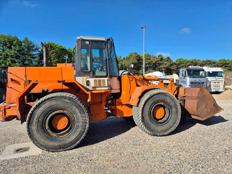Hitachi FR 130 - Колесен товарач: снимка 5 Hitachi FR 130 - Колесен товарач: снимка 5