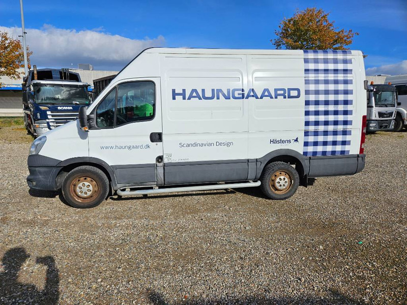 Iveco Daily 2,3 35S15 13,2m³ Van 5d - Товарен бус: снимка 2 Iveco Daily 2,3 35S15 13,2m³ Van 5d - Товарен бус: снимка 2