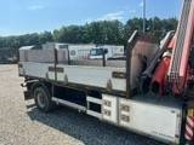 Iveco Eurocargo 120 EL 210hp / Fassi 80A Year 2012 + Tip - Камион с кран: снимка 3 Iveco Eurocargo 120 EL 210hp / Fassi 80A Year 2012 + Tip - Камион с кран: снимка 3