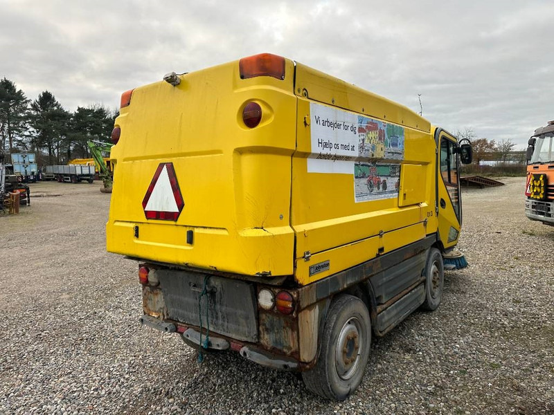 Johnston CN400 - Мотометачна машина: снимка 5 Johnston CN400 - Мотометачна машина: снимка 5