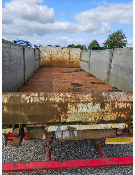 KEL-BERG 2 axle // wire // 3-way tip // radiocontrol - Контейнеровоз/ Сменна каросерия ремарке: снимка 4 KEL-BERG 2 axle // wire // 3-way tip // radiocontrol - Контейнеровоз/ Сменна каросерия ремарке: снимка 4