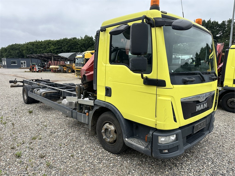 MAN TGL 12.220 // Crane HMF 735K2 // - Камион с кран: снимка 2 MAN TGL 12.220 // Crane HMF 735K2 // - Камион с кран: снимка 2