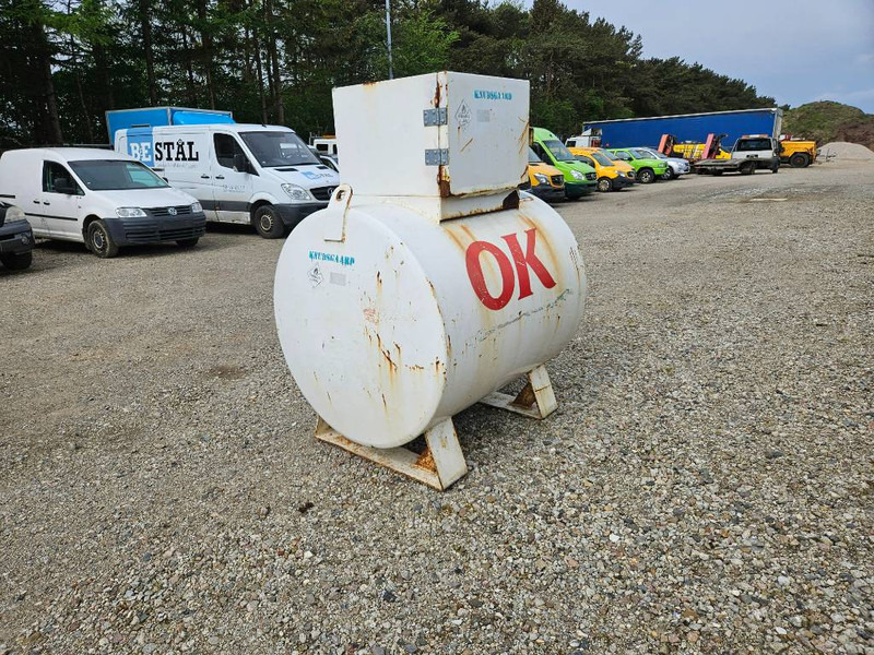 Roug 1400 Liter Diesel - Оборудване след прибиране на реколтата: снимка 1 Roug 1400 Liter Diesel - Оборудване след прибиране на реколтата: снимка 1