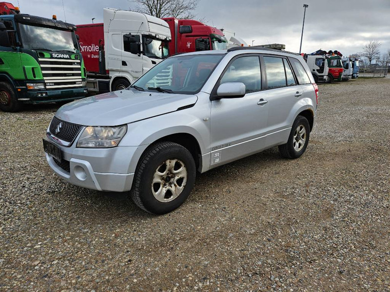 Suzuki Grand Vitara 2,0 GLX aut. Van 5d - Лекотоварен автомобил фургон: снимка 1 Suzuki Grand Vitara 2,0 GLX aut. Van 5d - Лекотоварен автомобил фургон: снимка 1