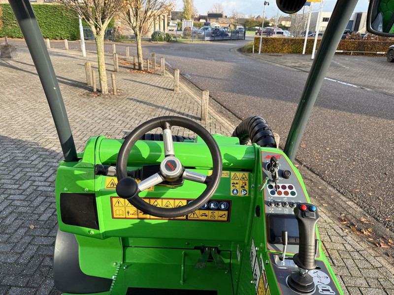 Нови Колесен товарач Avant 860i TDL+: снимка 9