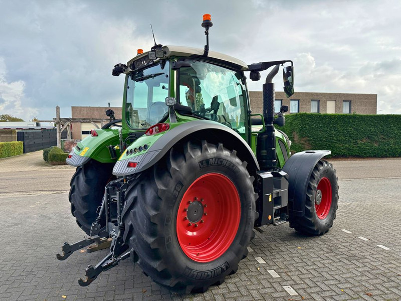 Fendt 720 S4 Vario Profi Plus - Трактор: снимка 3 Fendt 720 S4 Vario Profi Plus - Трактор: снимка 3