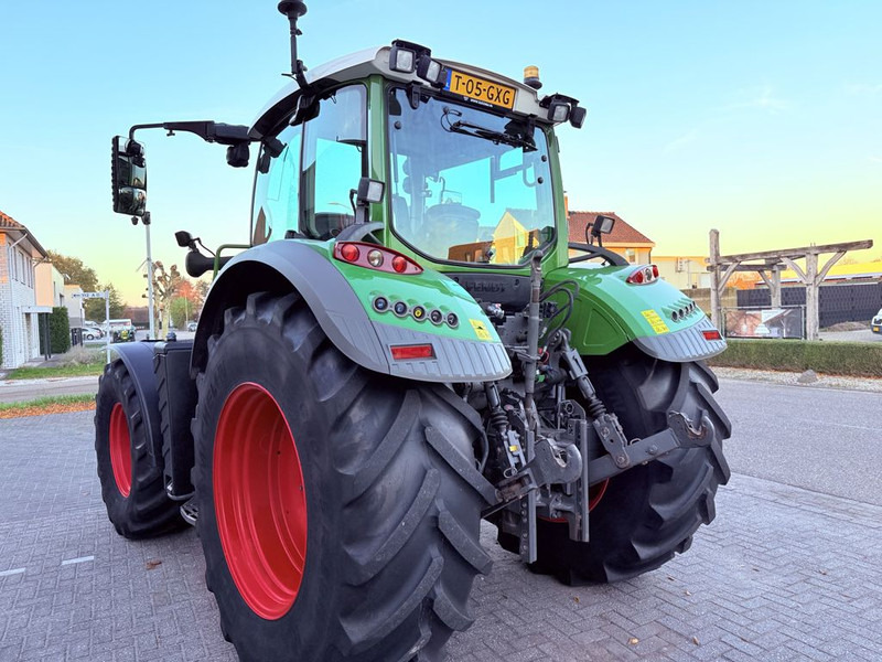 Fendt 724 S4 Profi Plus - Трактор: снимка 3 Fendt 724 S4 Profi Plus - Трактор: снимка 3