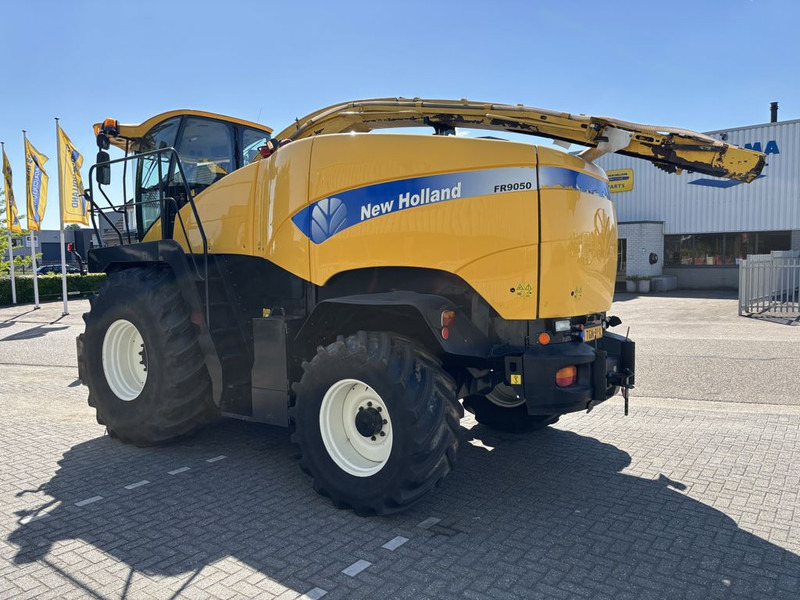 New Holland FR9050 - Силажокомбайн: снимка 2 New Holland FR9050 - Силажокомбайн: снимка 2