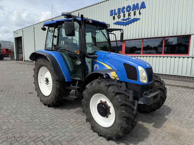 New Holland T5040 CAB + GPS - Трактор: снимка 4 New Holland T5040 CAB + GPS - Трактор: снимка 4