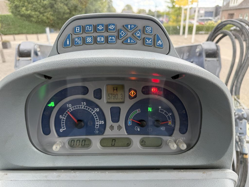 New Holland T6.175 AC T4B - Трактор: снимка 5 New Holland T6.175 AC T4B - Трактор: снимка 5