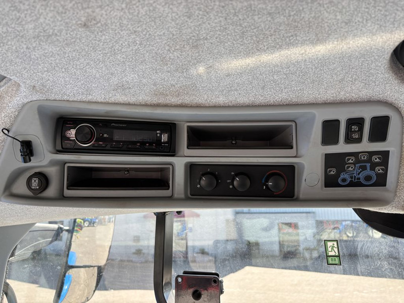 Трактор New Holland T7.210 AC Stage V + TL770 Voorlader: снимка 11
