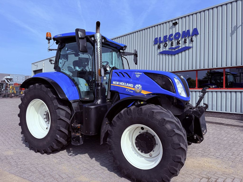 New Holland T7.245 AC STAGE V - Трактор: снимка 2 New Holland T7.245 AC STAGE V - Трактор: снимка 2