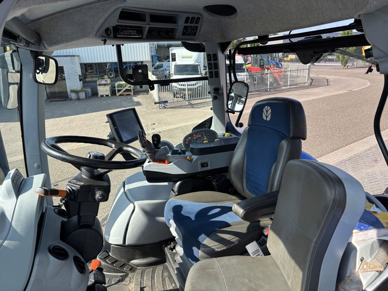 New Holland T7.245 AC Stage V + RTK - Трактор: снимка 5 New Holland T7.245 AC Stage V + RTK - Трактор: снимка 5