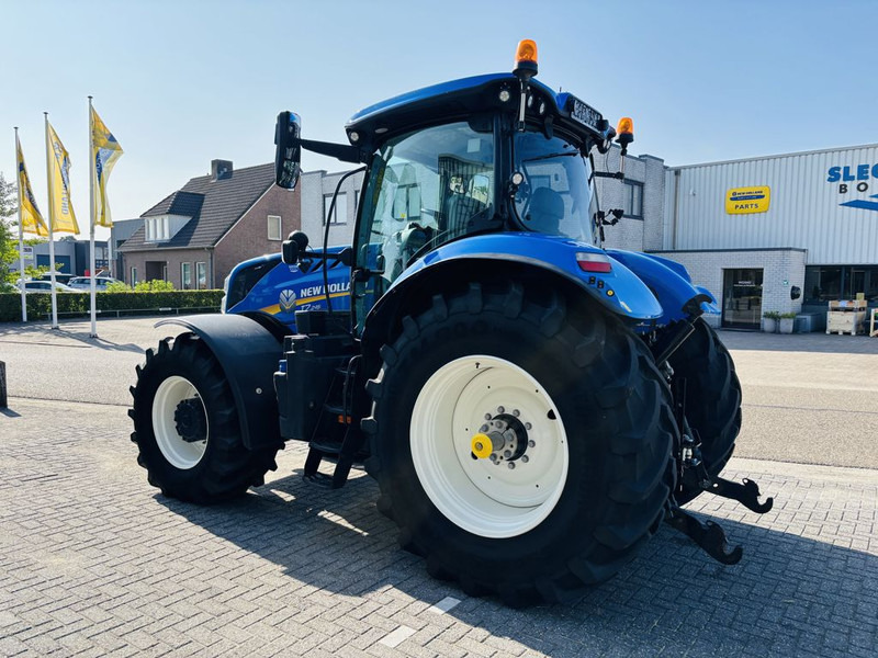 New Holland T7.245 AC Stage V + RTK - Трактор: снимка 2 New Holland T7.245 AC Stage V + RTK - Трактор: снимка 2