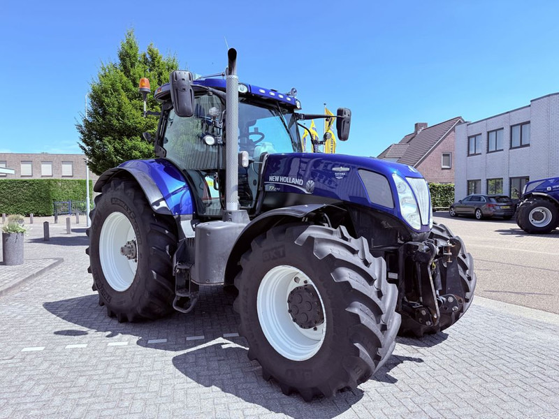 New Holland T7.270 AC - Трактор: снимка 2 New Holland T7.270 AC - Трактор: снимка 2