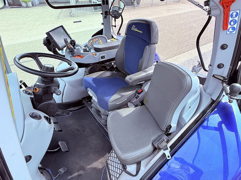 New Holland T7.270 AutoCommand Blue Power – Stage V - Трактор: снимка 4 New Holland T7.270 AutoCommand Blue Power – Stage V - Трактор: снимка 4