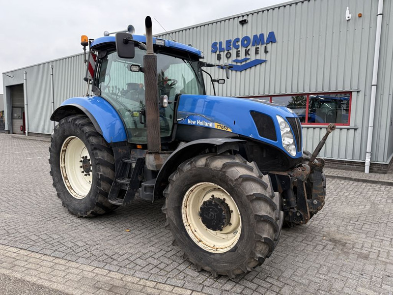 New Holland T7050 Power Command - Трактор: снимка 4 New Holland T7050 Power Command - Трактор: снимка 4