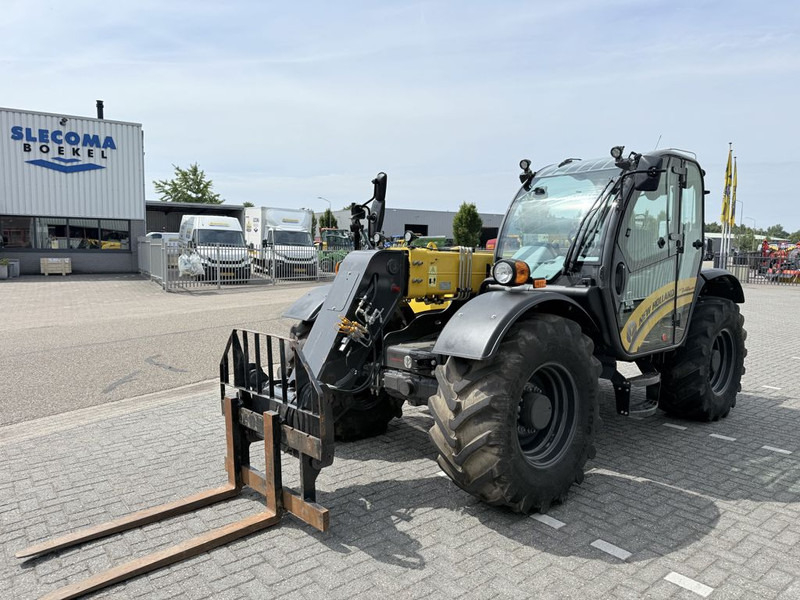 New Holland TH7.42 Elite Verreiker - Телескопичен товарач: снимка 5 New Holland TH7.42 Elite Verreiker - Телескопичен товарач: снимка 5