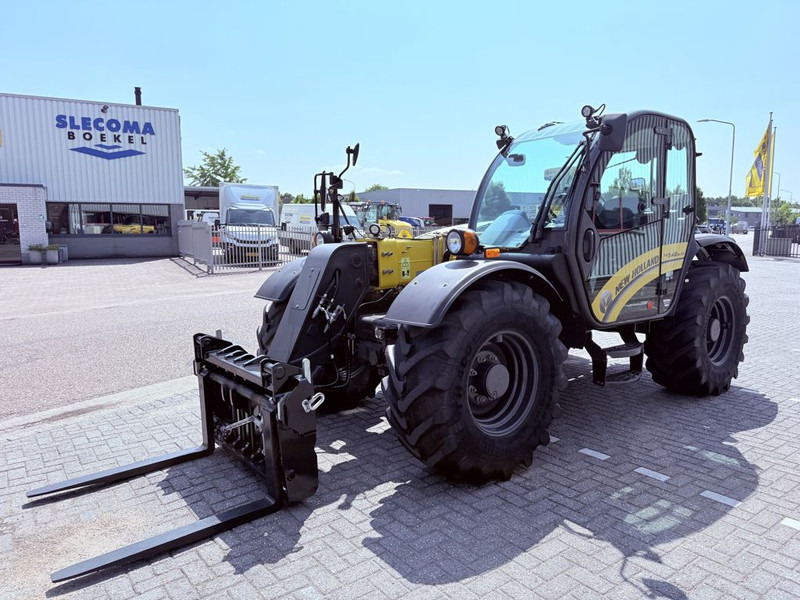 New Holland TH7.42 Telehandler - Телескопичен товарач: снимка 2 New Holland TH7.42 Telehandler - Телескопичен товарач: снимка 2
