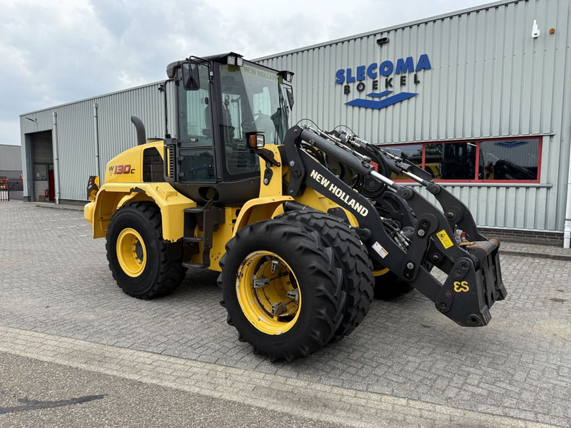 New Holland W130C Tool Carrier - Колесен товарач: снимка 4 New Holland W130C Tool Carrier - Колесен товарач: снимка 4
