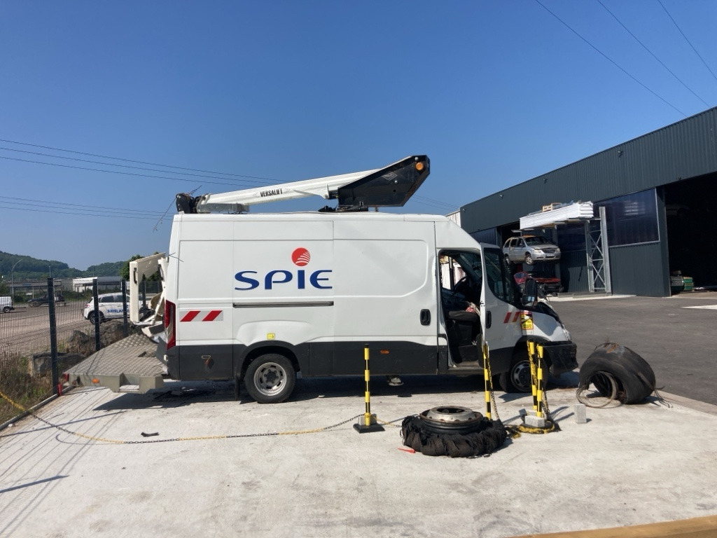IVECO DAILY FOURGON 50C18 - Автовишка: снимка 2 IVECO DAILY FOURGON 50C18 - Автовишка: снимка 2