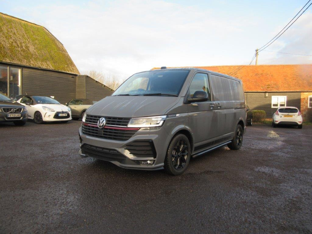 2025 Volkswagen Transporter Black Edition 2.0 BiDI 204 Sportline - Товарен бус: снимка 1 2025 Volkswagen Transporter Black Edition 2.0 BiDI 204 Sportline - Товарен бус: снимка 1