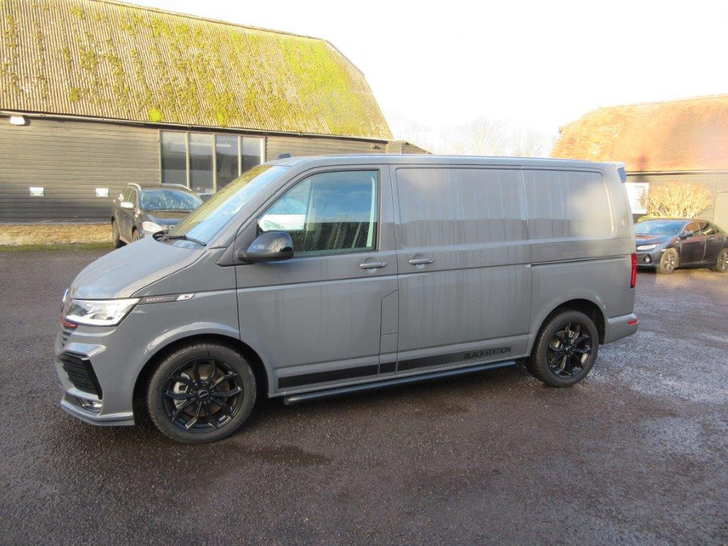 2025 Volkswagen Transporter Black Edition 2.0 BiDI 204 Sportline - Товарен бус: снимка 3 2025 Volkswagen Transporter Black Edition 2.0 BiDI 204 Sportline - Товарен бус: снимка 3
