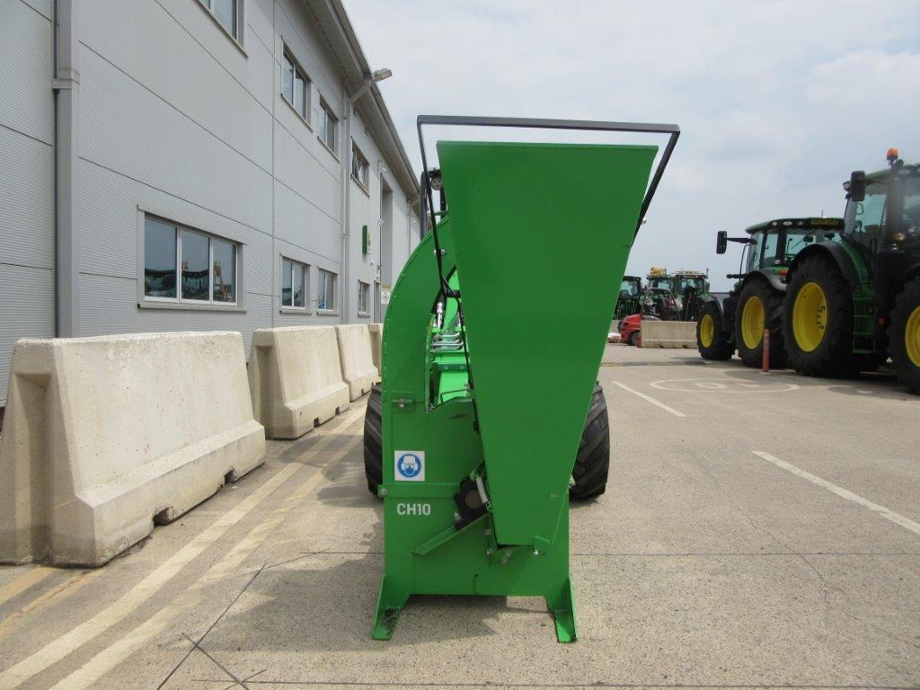 AVANT WOOD CHIPPER CH100 - Компактен товарач: снимка 3 AVANT WOOD CHIPPER CH100 - Компактен товарач: снимка 3