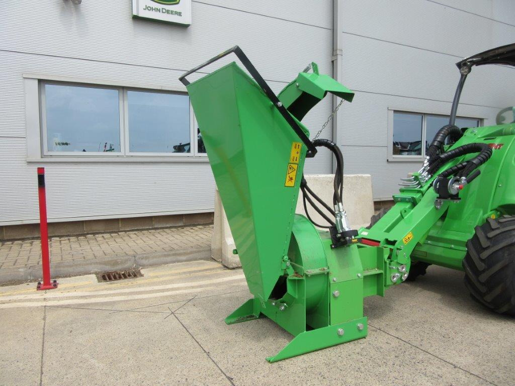 AVANT WOOD CHIPPER CH100 - Компактен товарач: снимка 1 AVANT WOOD CHIPPER CH100 - Компактен товарач: снимка 1