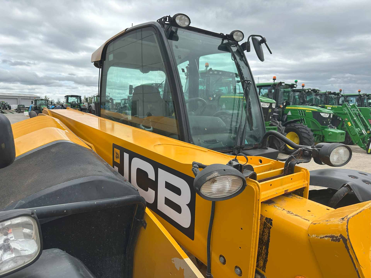Телескопичен товарач JCB 541.70 Agri Super: снимка 10