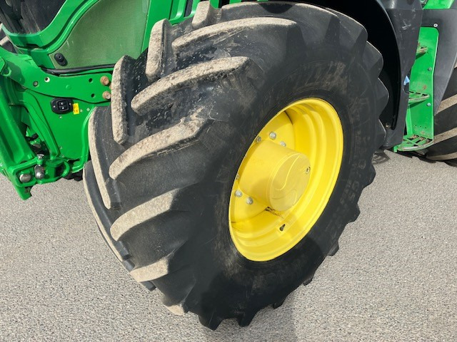 JOHN DEERE 6155R - Трактор: снимка 2 JOHN DEERE 6155R - Трактор: снимка 2