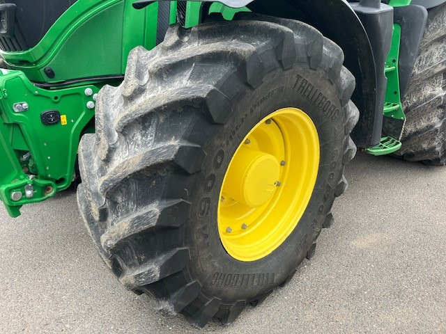 JOHN DEERE 6R 250 - Трактор: снимка 2 JOHN DEERE 6R 250 - Трактор: снимка 2