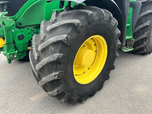 JOHN DEERE 6R195 - Трактор: снимка 2 JOHN DEERE 6R195 - Трактор: снимка 2