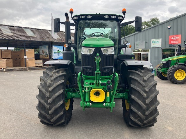 JOHN DEERE 6R195 - Трактор: снимка 4 JOHN DEERE 6R195 - Трактор: снимка 4