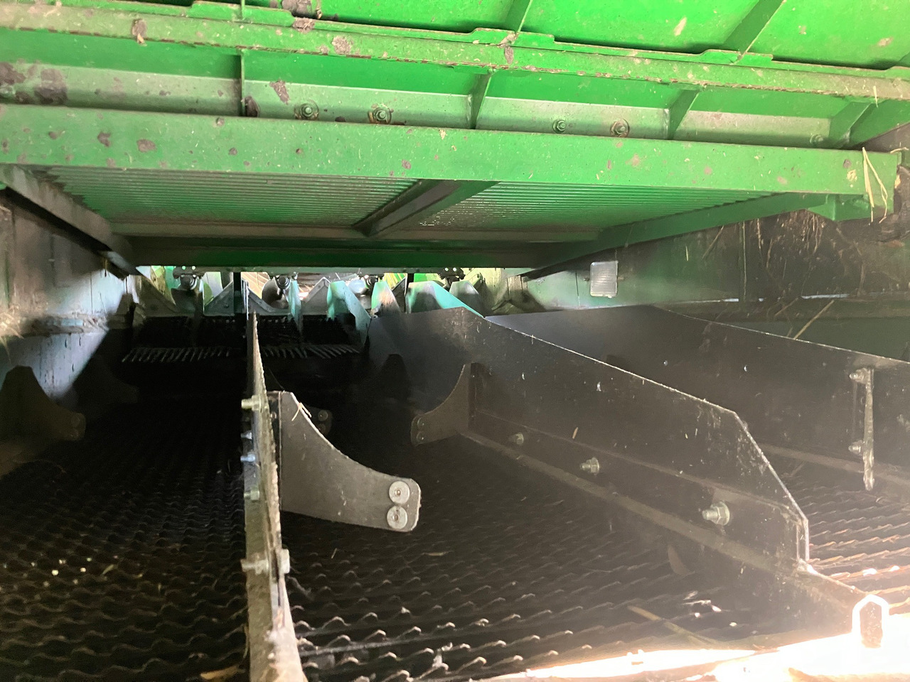 Зърнокомбайн JOHN DEERE S685 TM: снимка 11