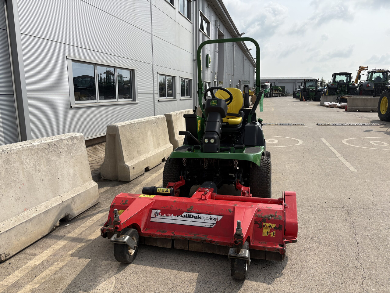 John Deere 1570 Outfront with Trimax FX155 Flail Mower - Косачка за трева: снимка 2 John Deere 1570 Outfront with Trimax FX155 Flail Mower - Косачка за трева: снимка 2