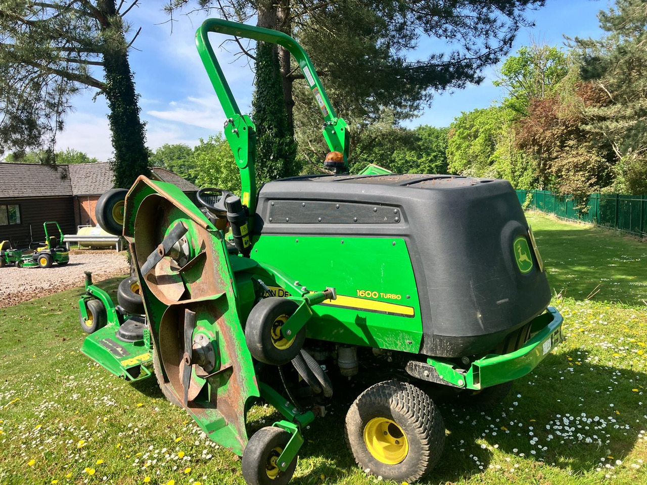 John Deere 1600T Wide Area Mower - Косачка за трева: снимка 5 John Deere 1600T Wide Area Mower - Косачка за трева: снимка 5