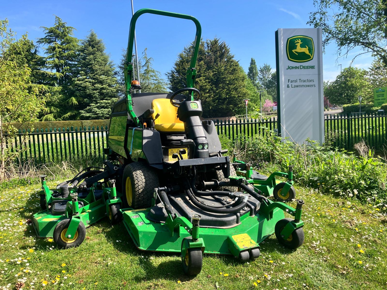 John Deere 1600T Wide Area Mower - Косачка за трева: снимка 1 John Deere 1600T Wide Area Mower - Косачка за трева: снимка 1