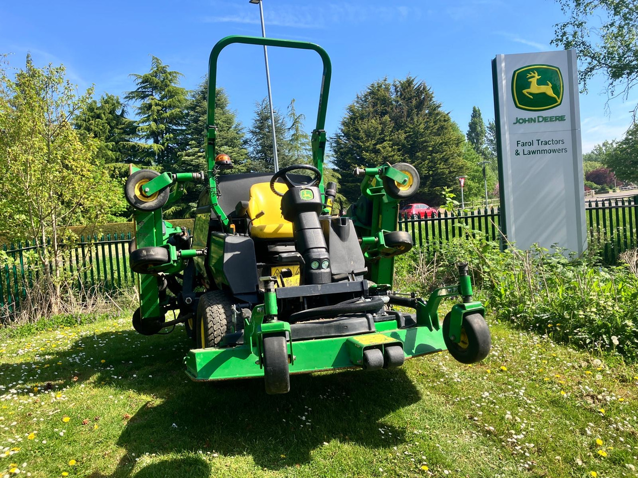 John Deere 1600T Wide Area Mower - Косачка за трева: снимка 2 John Deere 1600T Wide Area Mower - Косачка за трева: снимка 2